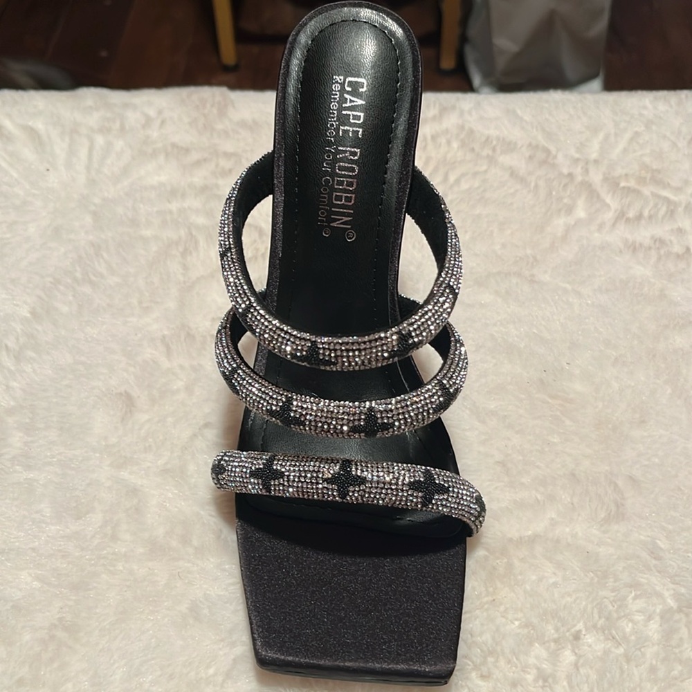 Cape Robbin heels